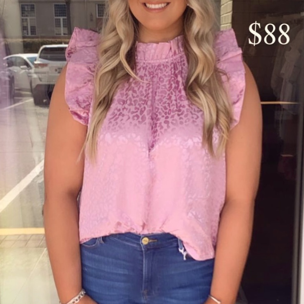 Karlie size medium pink ruffle-sleeve leopard satiny top